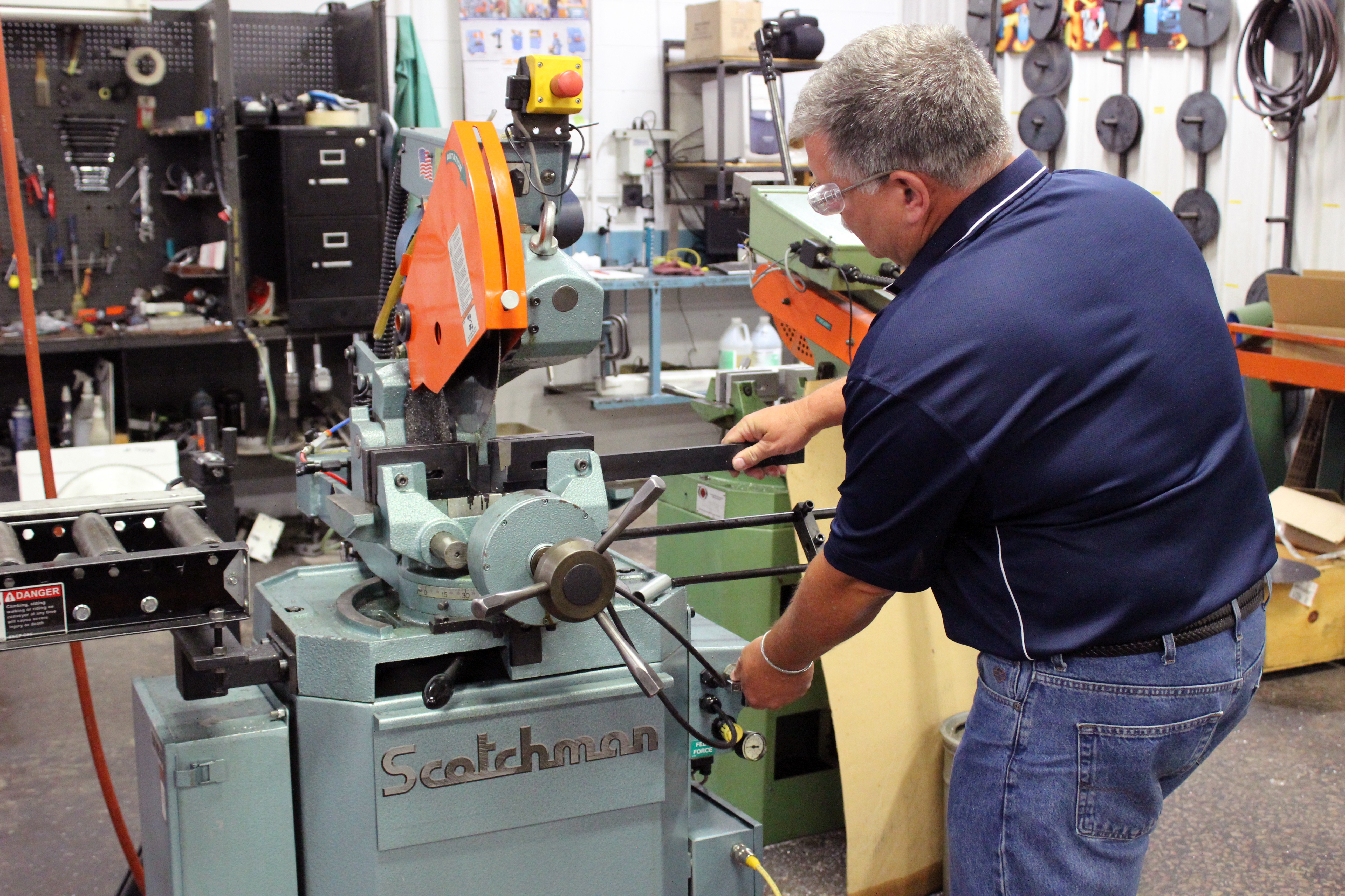 Differences Between a Band Saw and Cold Saw